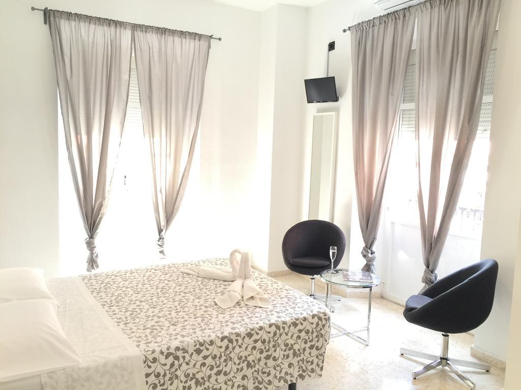 Pension Las Setas Seville Exterior photo