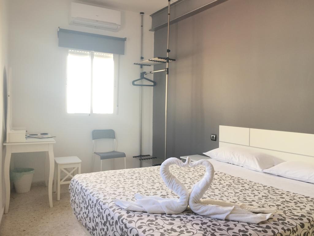 Pension Las Setas Seville Exterior photo