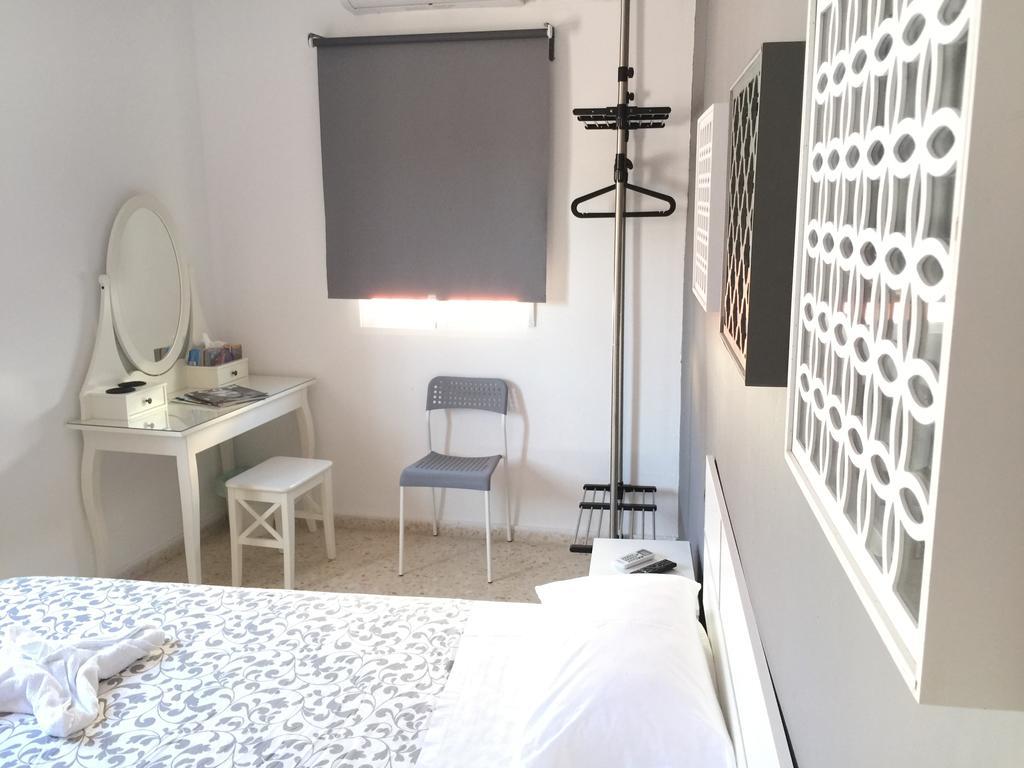 Pension Las Setas Seville Exterior photo