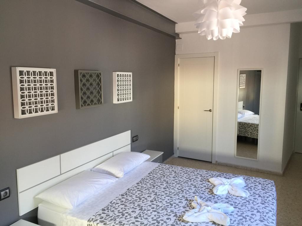 Pension Las Setas Seville Exterior photo