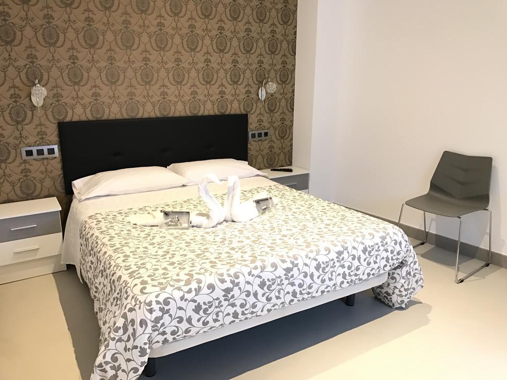 Pension Las Setas Seville Exterior photo
