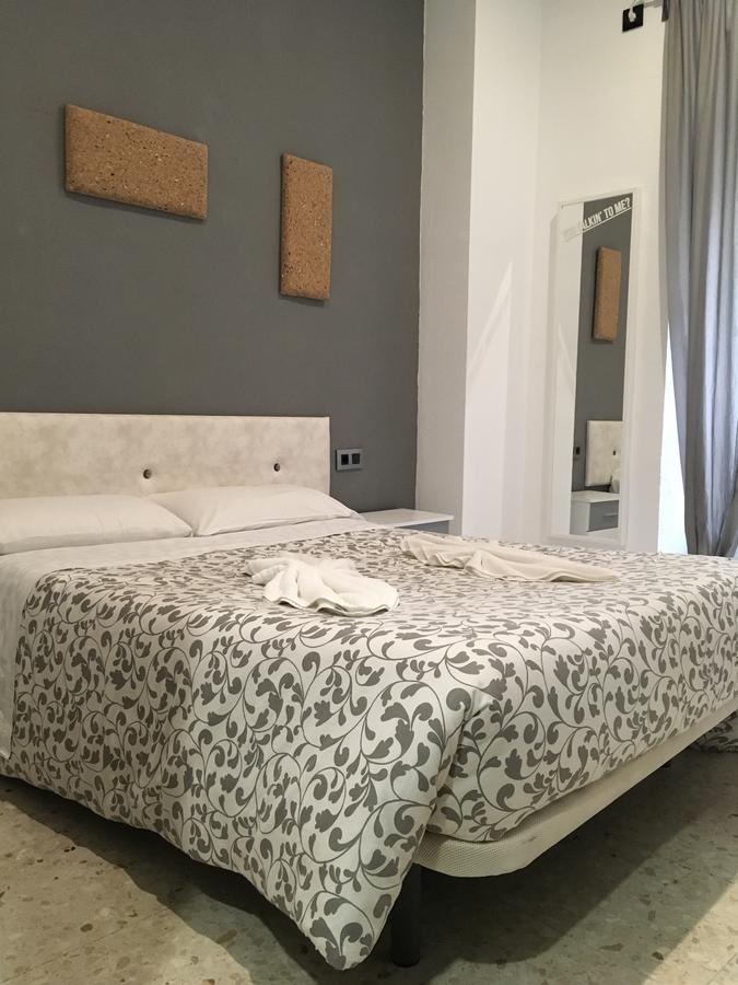 Pension Las Setas Seville Exterior photo
